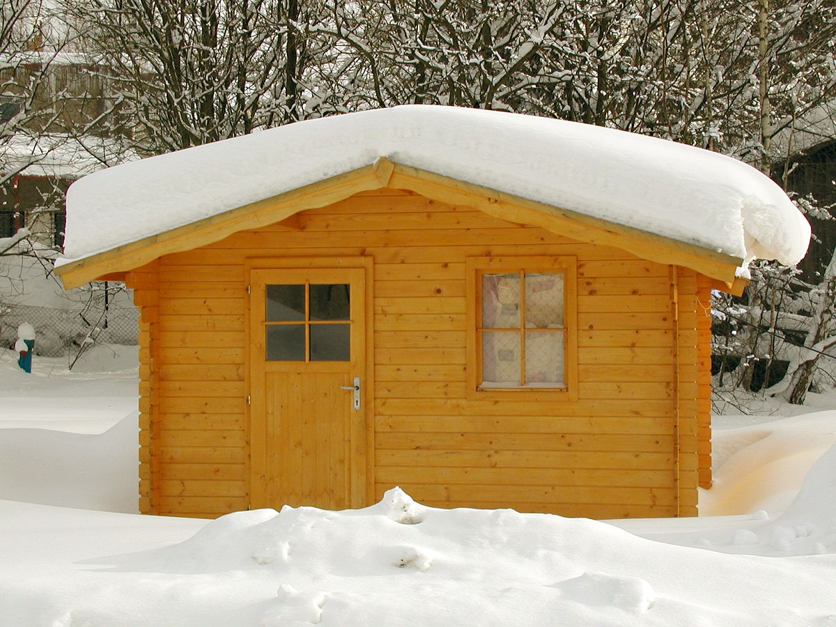 DŘEVOSTAVBA MĚSÍCE - AKCE - Laura EKO 300x300 28 mm - sleva 26000 Kč vč. nátěru PINIE