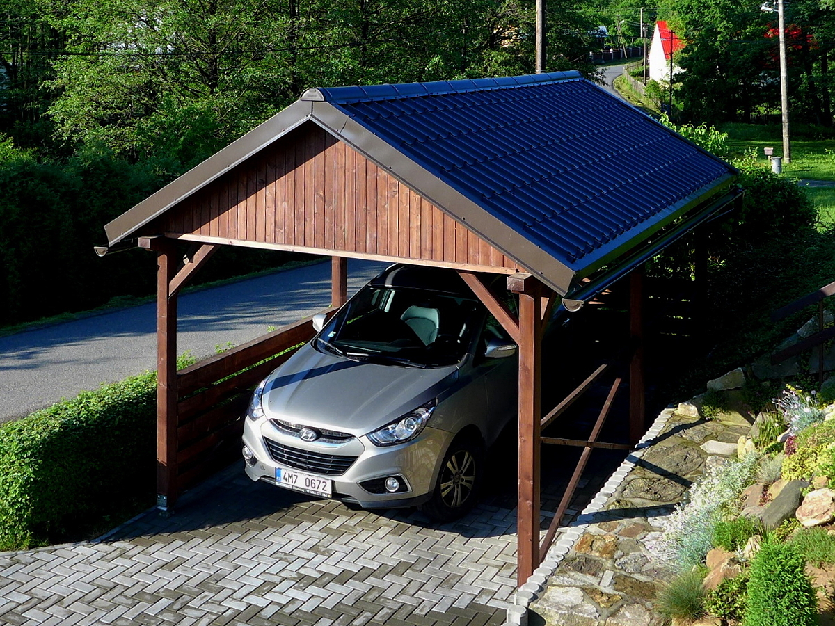 Přístřešky na auto - Garážové stání Sedlo 350x600 s plnými štíty